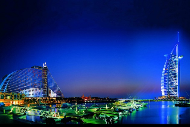 Những địa điểm tuyệt vời bạn không nên bỏ lỡ khi du lịch Dubai
